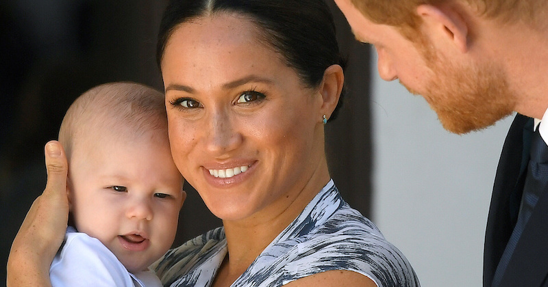 Il principe Harry (35) e Meghan Markle (38), duchi del Sussex, con il loro figlio Archie (4 mesi) in visita all'arcivescovo Desmond Tutu a Città del Capo, Sudafrica, 25 settembre
(Toby Melville - Pool/Getty Images)