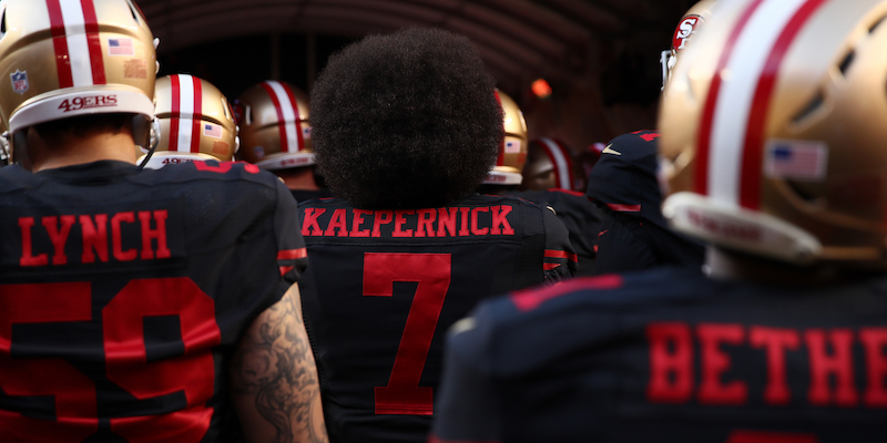 Colin Kaepernick con i San Francisco 49ers nella sua ultima stagione da giocatore di NFL (Getty Images)