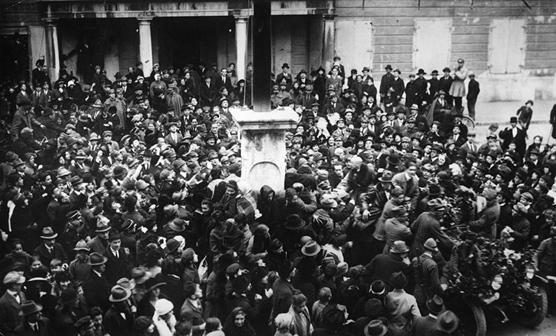 Gabriele D'Annunzio prima di lasciare Fiume il 30 gennaio 1921 (Topical Press Agency/Getty Images)