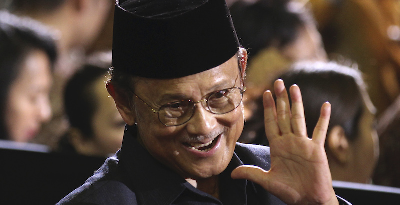 B.J. Habibie in una foto del 2010 (AP Photo/Barbara Walton, Pool)