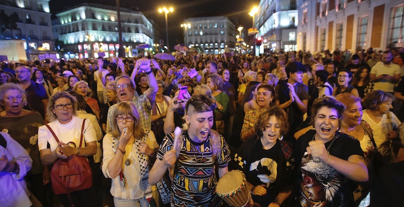 Manifestazione a Madrid (Carlos Rojas/picture-alliance/dpa/AP Images)