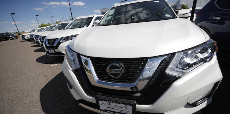 SUV Nissan Rogue in un concessionario di Highlands Ranch, in Colorado, negli Stati Uniti, il 25 agosto 2019 (AP Photo/David Zalubowski)