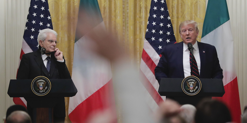 Donald Trump e Sergio Mattarella alla Casa Bianca il 16 ottobre 2019 (AP Photo/Pablo Martinez Monsivais)