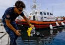Sono stati trovati 12 corpi dei passeggeri di una barca affondata la settimana scorsa nei pressi di Lampedusa