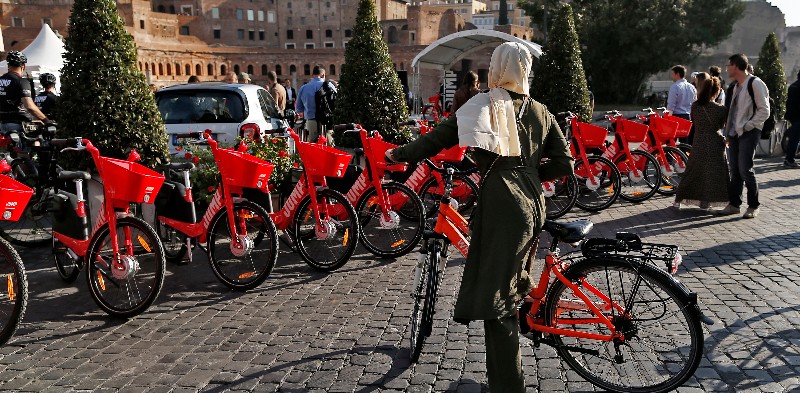 A Roma è stato attivato Uber Jump, il servizio di bike sharing elettrico di Uber