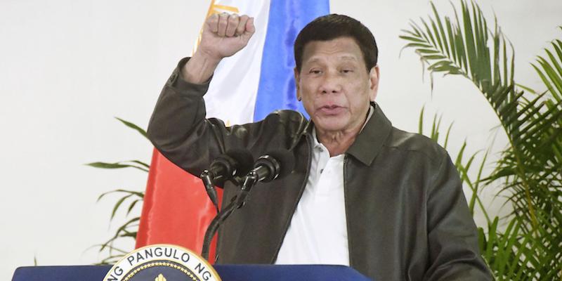 Il presidente delle Filippine Rodrigo Duterte durante una conferenza stampa a Davao, il 6 ottobre 2019 (Kyodo via AP Images)