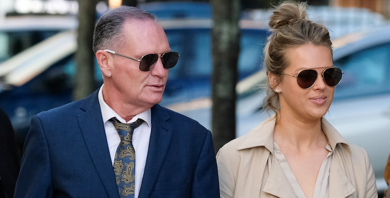 Paul Gascoigne con la sua manager Katie Davies arriva in tribunale, 17 ottobre 2019
(Ian Forsyth/Getty Images)