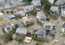 In Giappone almeno 10 persone sono morte per nuove frane e alluvioni