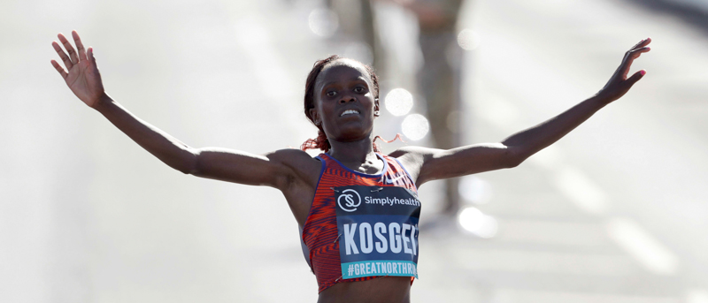 Brigid Kosgei alla maratona di Newcastle lo scorso settembre. (Richard Sellers/PA via AP)