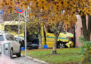A Oslo un uomo armato ha investito alcune persone con un'ambulanza rubata