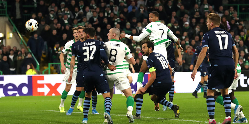 Il gol di Christopher Jullien in Celtic-Lazio (Ian MacNicol/Getty Images)