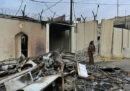 Alcuni manifestanti hanno attaccato e incendiato la sede del consolato iraniano di Najaf, in Iraq