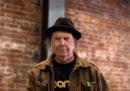 Neil Young ha chiesto la cittadinanza statunitense per poter votare alle elezioni del 2020
