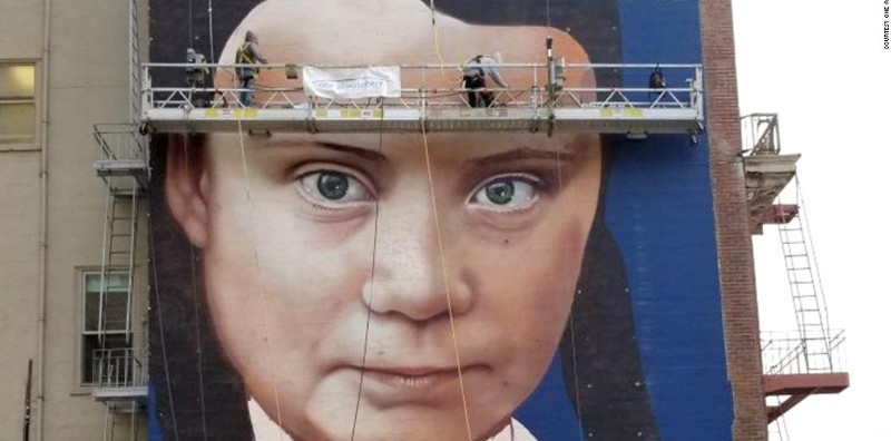 L’enorme murale di Greta Thunberg a San Francisco