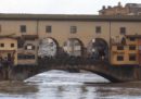 A Firenze e Pisa il fiume Arno si è molto ingrossato, alcune strade sono state chiuse