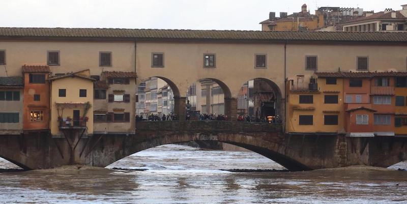 L'Arno sotto Ponte Vecchio, Firenze, 17 novembre 2019
(ANSA/CLAUDIO GIOVANNINI)