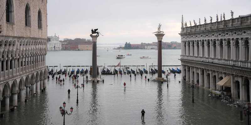 Piazza San Marco, il punto più basso di Venezia, fotografata giovedì pomeriggio (Marco Bertorello / AFP)