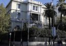 In Grecia sono stati arrestati due uomini che farebbero parte di un gruppo terroristico che ha rivendicato attacchi contro le ambasciate straniere ad Atene