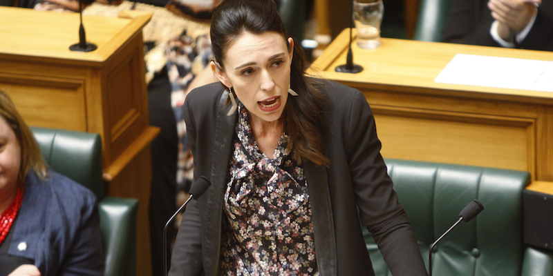 La prima ministra della Nuova Zelanda Jacinda Ardern in Parlamento a Wellington, il 7 novembre 2019 (AP Photo/Nick Perry)