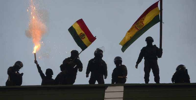 Poliziotti ammutinati a Cochabamba (AP Photo)