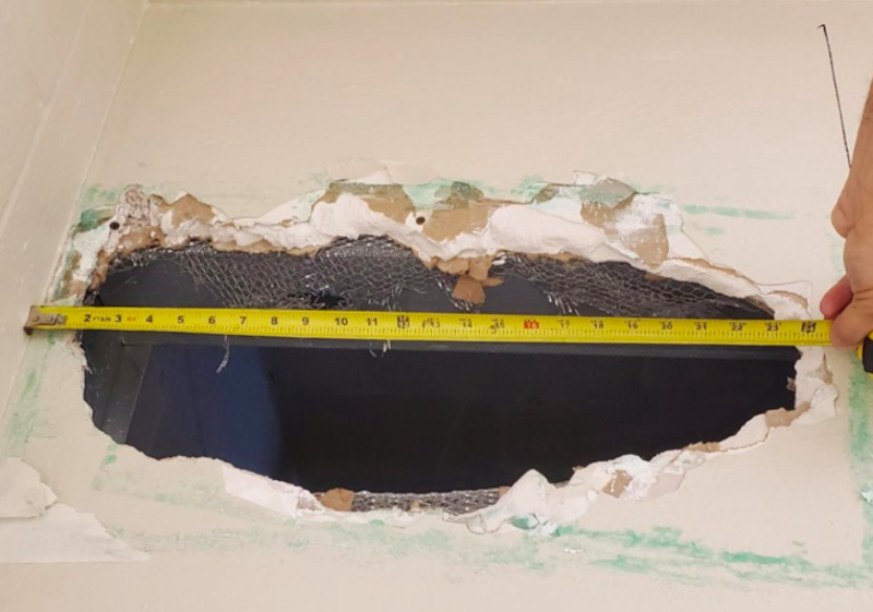 In California due detenuti sono riusciti a scappare da questo buco