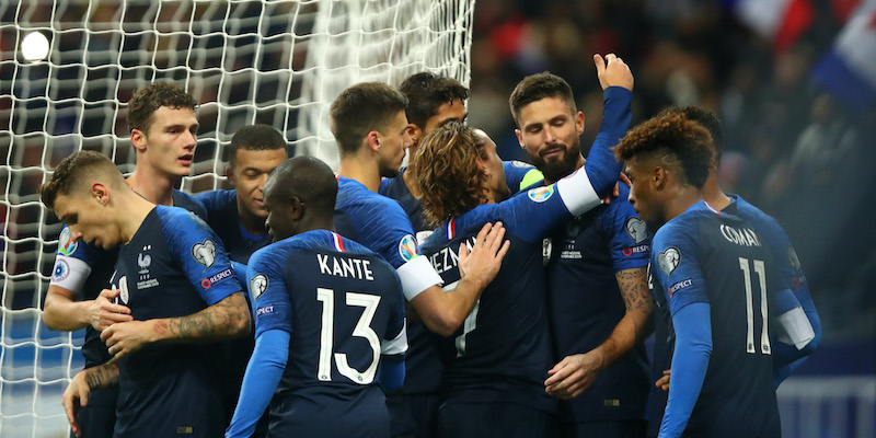 La Francia dopo il gol di Olivier Giroud alla Moldavia (Dean Mouhtaropoulos/Getty Images)