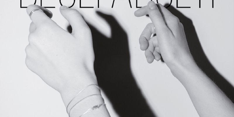Dettaglio della copertina di "La vita bugiarda degli adulti" di Elena Ferrante (Edizioni E/O)