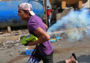 A Baghdad quattro manifestanti sono morti dopo essere stati colpiti da bombole di gas lacrimogeno per uso militare