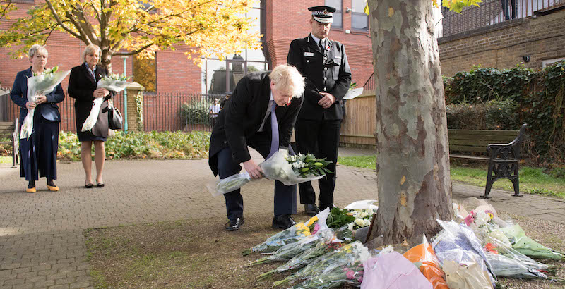 Il primo ministro britannico Boris Johnson e il capo della polizia dell'Essex, Ben-Julian Harrington, a Grays, in Inghilterra (Stefan Rousseau - WPA Pool/Getty Images)