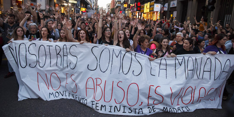 Una manifestazione di protesta contro una sentenza sul caso di stupro di gruppo “La Manada”, il 26 aprile 2018, a Madrid, in Spagna (Pablo Blazquez Dominguez/Getty Images)