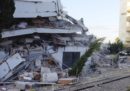 Il numero delle persone morte nel terremoto in Albania è cresciuto ancora: ora sono 30, e ci sono ancora 20 dispersi