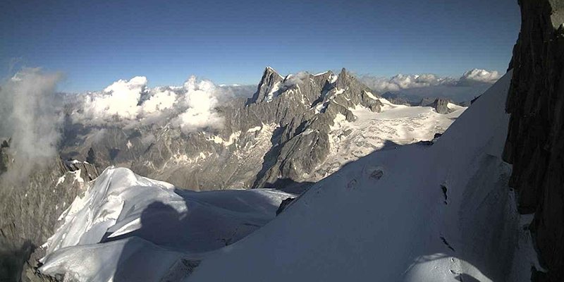 Le montagne della Valle d'Aosta in una foto del 2016 (ANSA/WEBCAM)