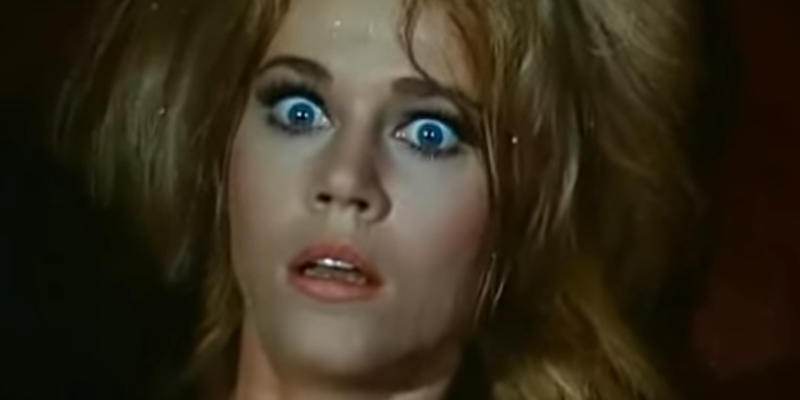 Jane Fonda in "Barbarella" (1968), nella scena con l'Orgasmatron, una macchina per orgasmi molto più grande di un normale vibratore