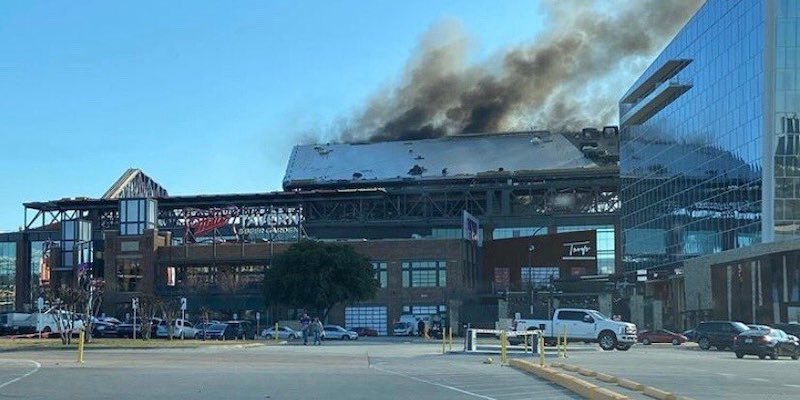 L’incendio nel nuovo stadio dei Texas Rangers