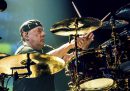 È morto Neil Peart, uno dei più apprezzati batteristi rock della storia: aveva 67 anni