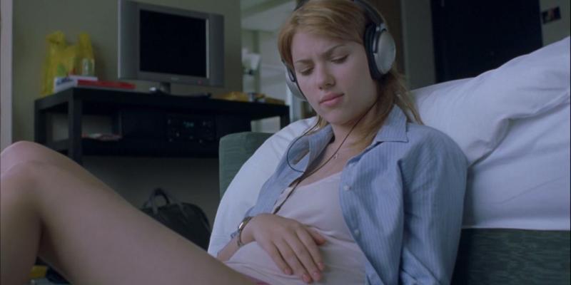 Scarlett Johansson in una scena del film Lost in Translation (2003)