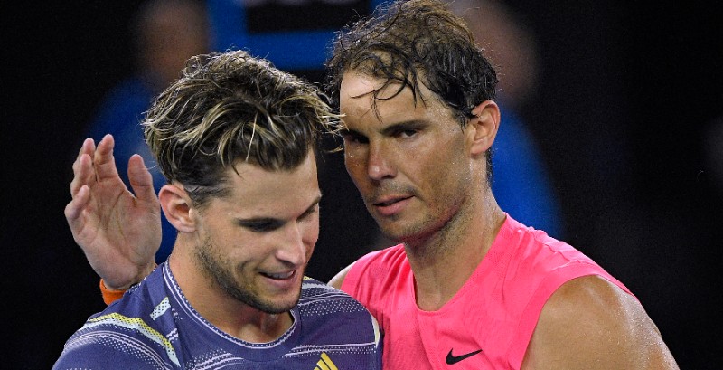 Rafael Nadal e Dominic Thiem alla fine della partita (AP Photo/Andy Brownbill)