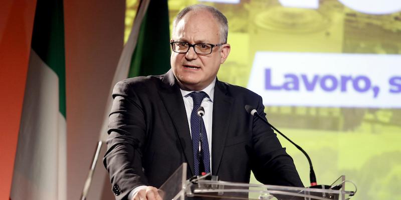 Il ministro dell'Economia, Roberto Gualtieri, a Milano, il 10 gennaio 2020 (ANSA / MOURAD BALTI TOUATI)