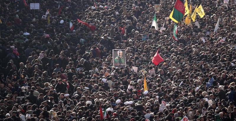 Il funerale di Qassem Suleimani a Teheran (EPA/ABEDIN TAHERKENAREH)