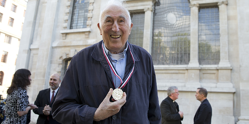 Jean Vanier dopo aver ricevuto il Templeton Prize, Londra, 18 maggio 2018 (AP Photo/Alastair Grant, File)