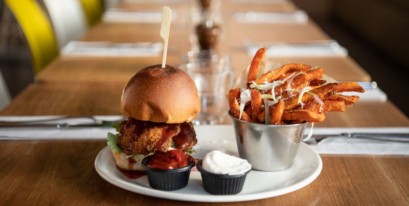 Un hamburger di pollo vegano 
(Leon Neal/Getty Images)