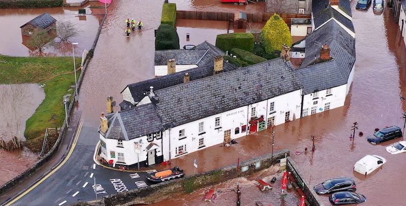 Le foto degli allagamenti nel Regno Unito