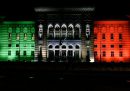 La biblioteca di Sarajevo stasera è illuminata tricolore per solidarietà con l'Italia