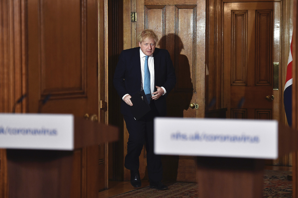 Il primo ministro britannico Boris Johnson (55) a una conferenza stampa sul coronavirus a Londra, 19 marzo
(Leon Neal/Pool Photo via AP)