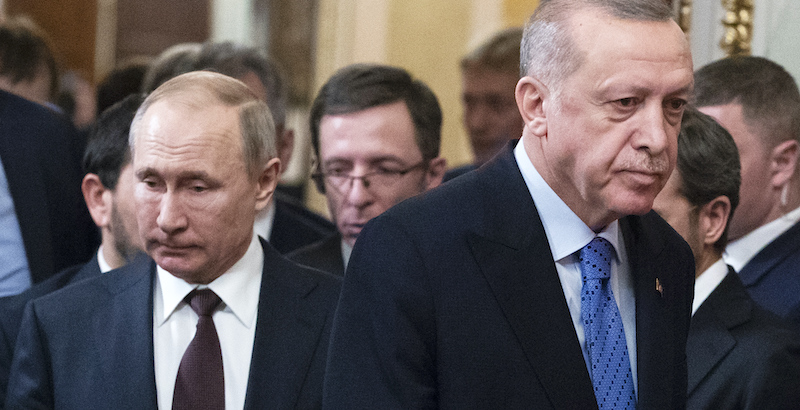 Vladimir Putin e Recep Tayyip Erdogan a Mosca, il 5 marzo (AP Photo/Pavel Golovkin, Pool)