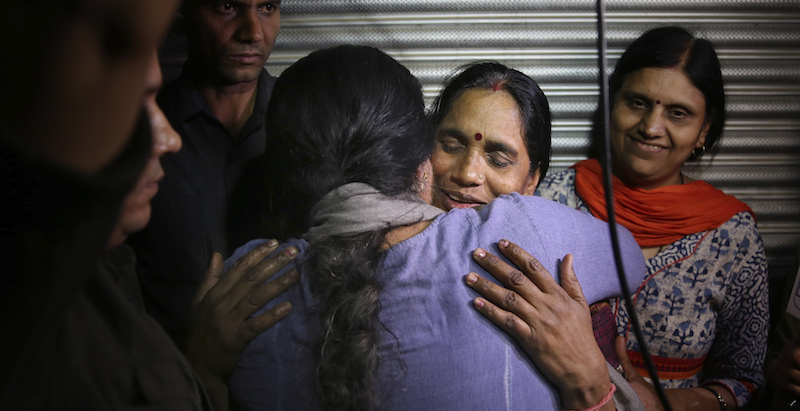 La madre della donna stuprata e uccisa nel 2012 dopo l'impiccagione, New Delhi, 20 marzo 2020
(AP Photo/Altaf Qadri)