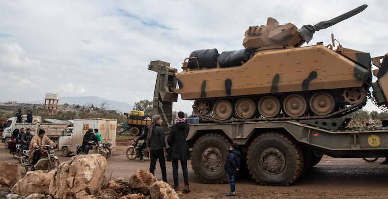 Mezzi militari turchi nella provincia di Idlib (Burak Kara/Getty Images)