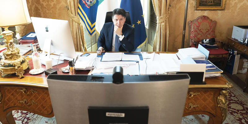 Il presidente del Consiglio Giuseppe Conte durante la riunione del Consiglio europeo. (ANSA/FILIPPO ATTILI CHIGI PALACE PRESS OFFICE)