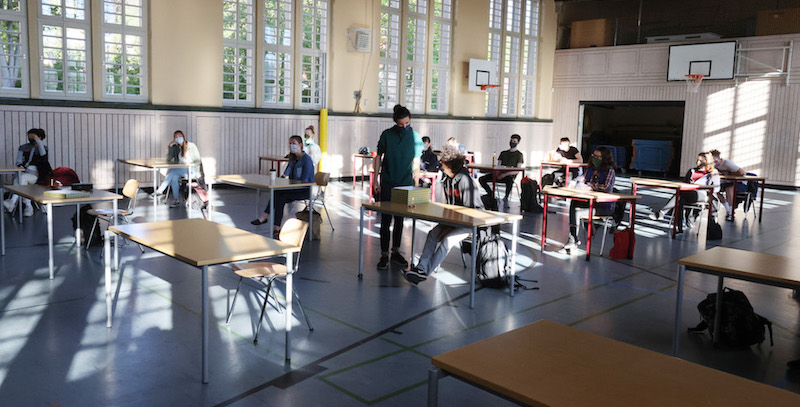 Una palestra trasformata in un'aula a Jena, Germania, 27 aprile 2020
(Bodo Schackow/dpa-Zentralbild/dpa/ANSA)