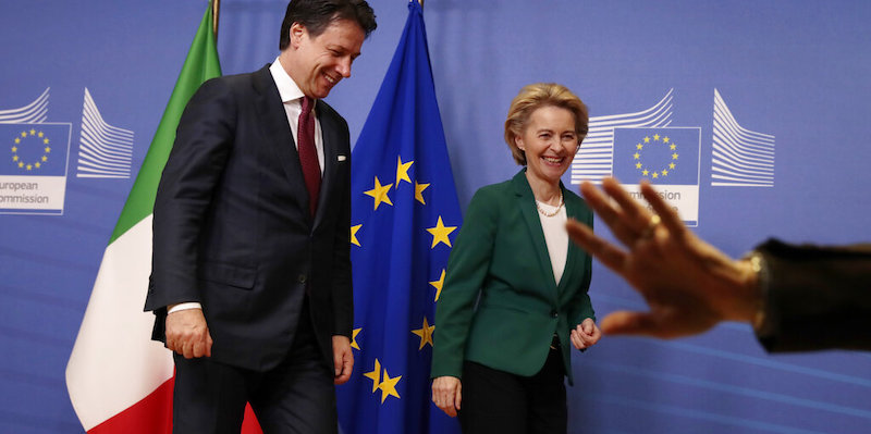 Giuseppe Conte e Ursula von der Leyen a Bruxelles il 4 febbraio 2020 (AP Photo/Virginia Mayo)